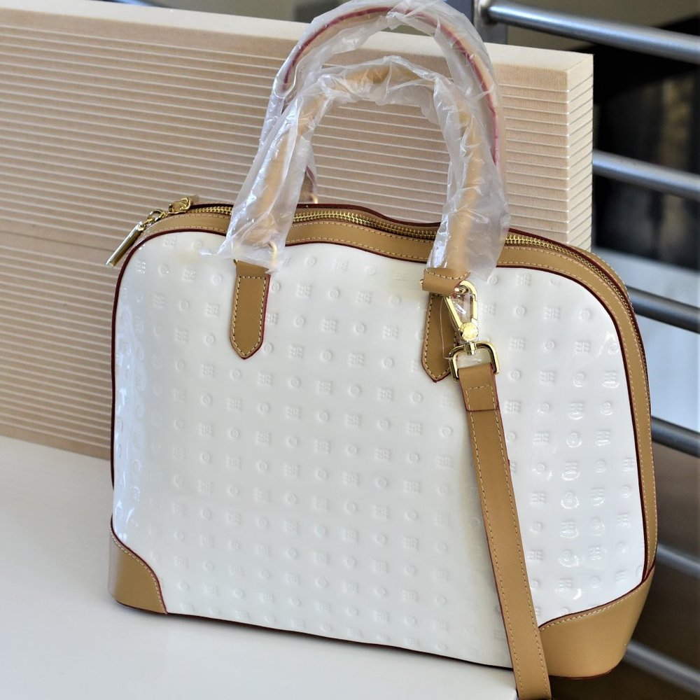 NEW! Arcadia dome satchel crossbody White Bag - Picture 3 of 16